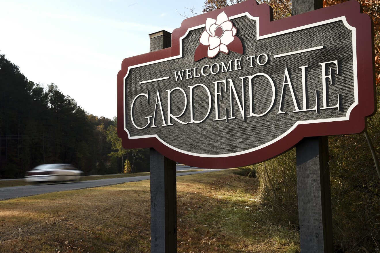 A welcome sign at the city limit of Gardendale, Ala. The city is trying to break away from the larger Jefferson County School System to form its own system.